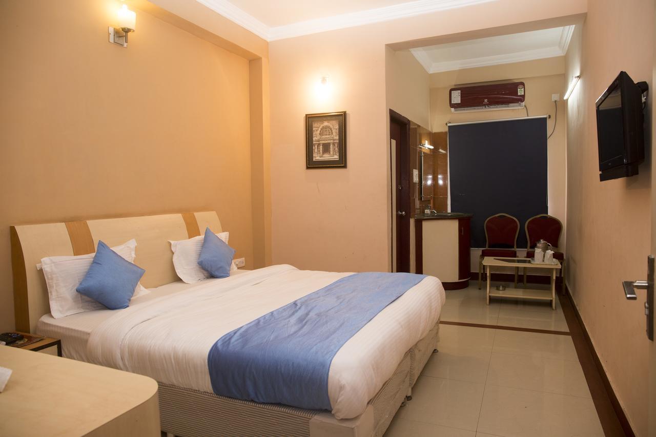 Oyo 3345 Shubham Beach Hotel Puri Kültér fotó