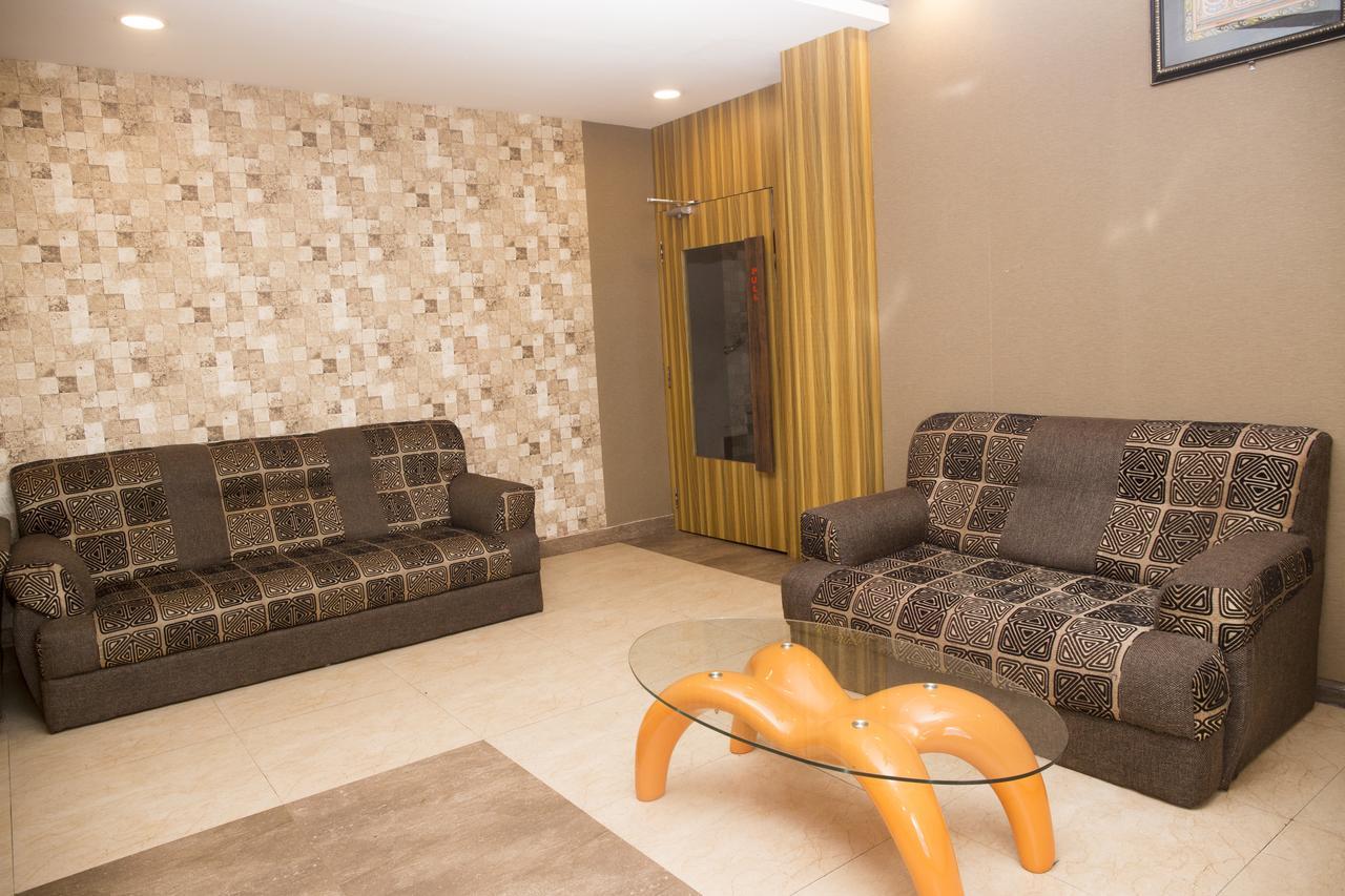 Oyo 3345 Shubham Beach Hotel Puri Kültér fotó
