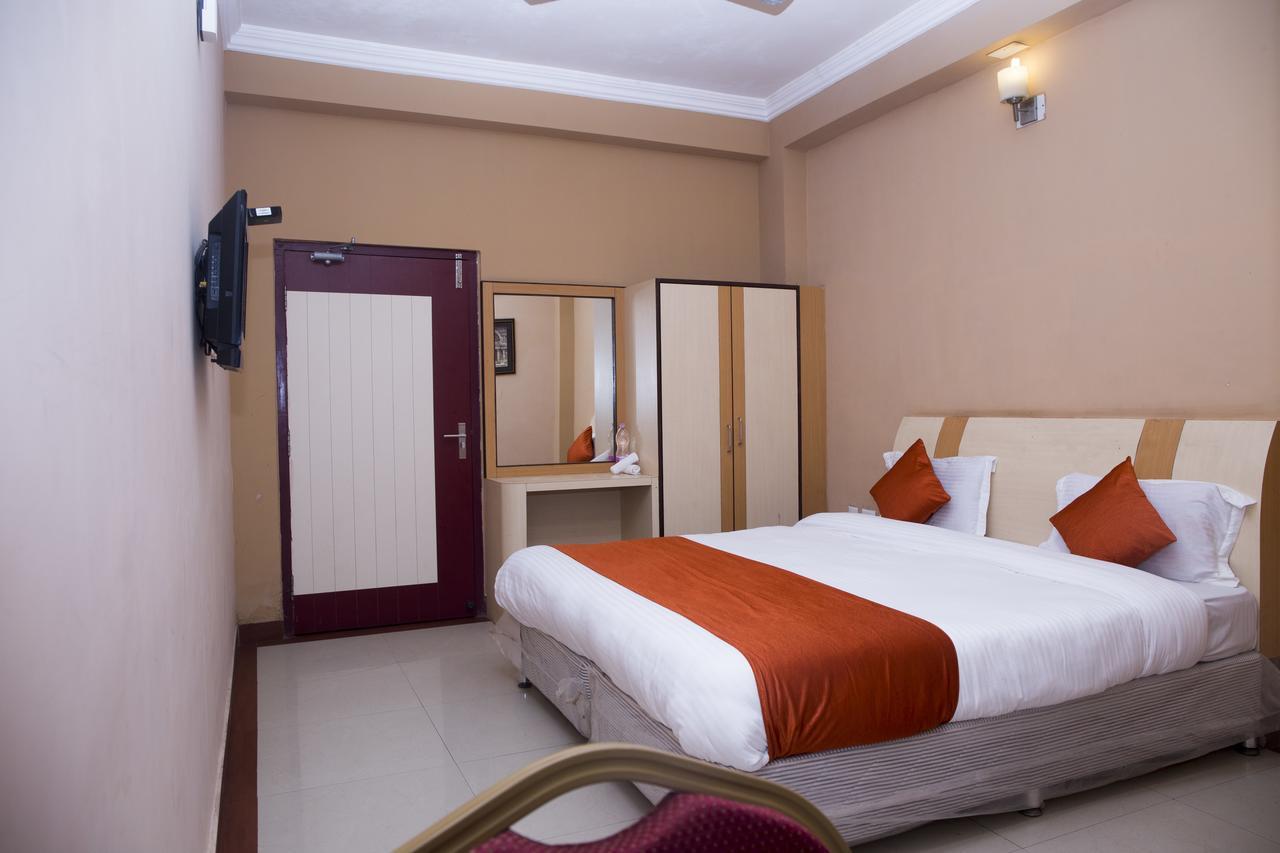 Oyo 3345 Shubham Beach Hotel Puri Kültér fotó